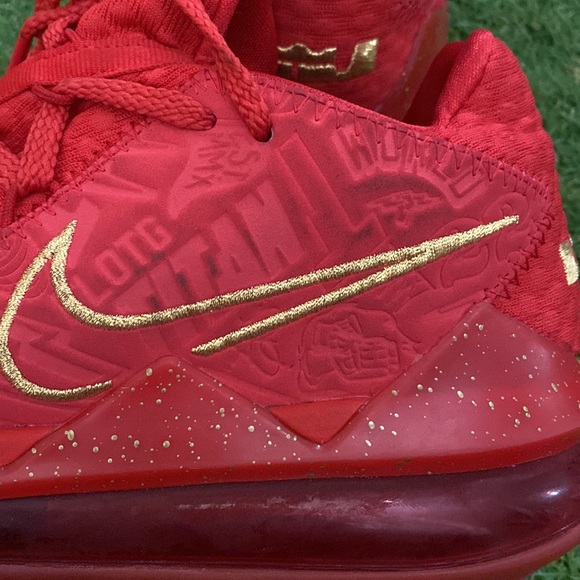 COPY - 2020
Titan x LeBron 17 Low 'Agimat used Mens size 8.5 - Picture 15 of 16